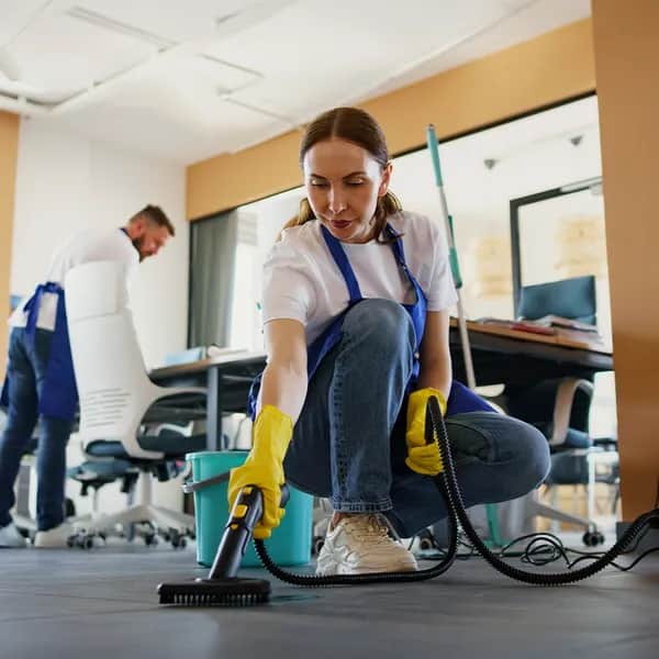 Amon Vertriebs GmbH zeigt innovative Dampfreinigungslösungen für Schulen und nachhaltige Hygiene in Bildungseinrichtungen.