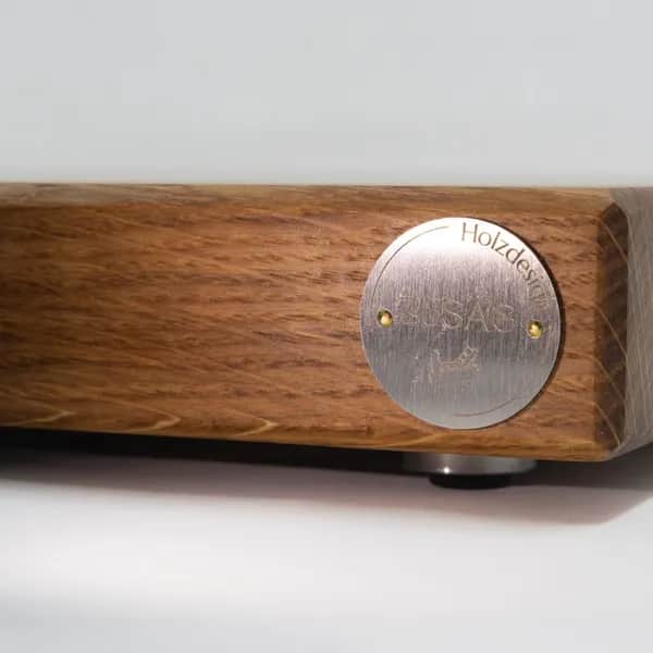 Holzdesign Zusag bietet personalisierte Schneidebretter als kreative, nachhaltige Geschenkidee zu Weihnachten.