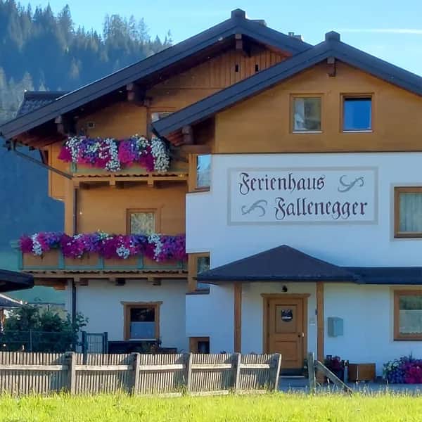 Ferienhaus Fallenegger in Flachau: familienfreundliche Unterkunft im Salzburger Land mit persönlichem Service.