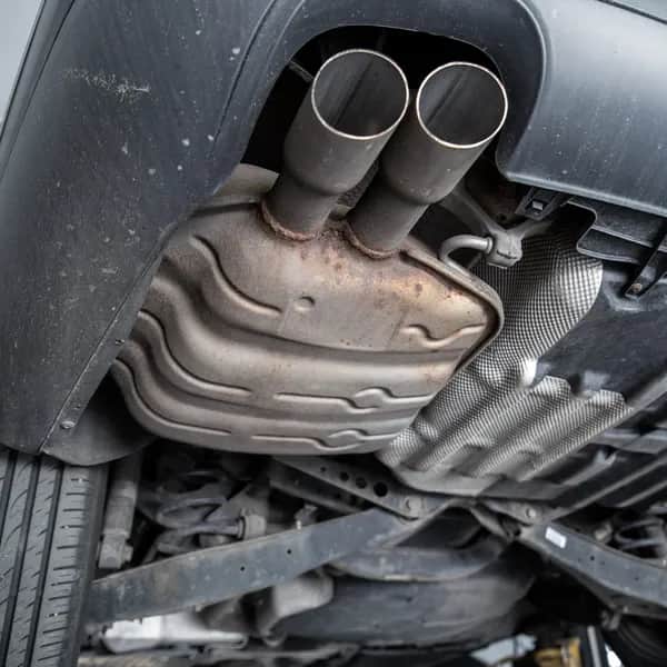 Motorinnenreinigung von Carbaroncleaning_bgld: Effektive DPF-Alternative für Kosteneinsparung und typische Anzeichen für verstopften Dieselpartikelfilter.