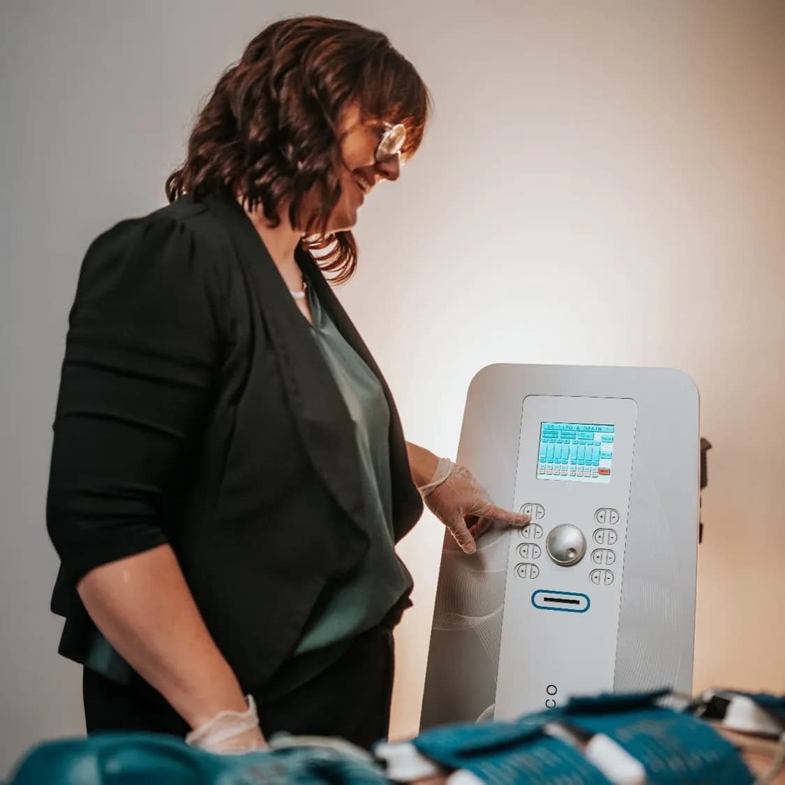 Umadum Gsund – Studio by Selina bietet vielseitige Detox-Anwendungen für nachhaltige Gesundheit und Umfangreduktion.
