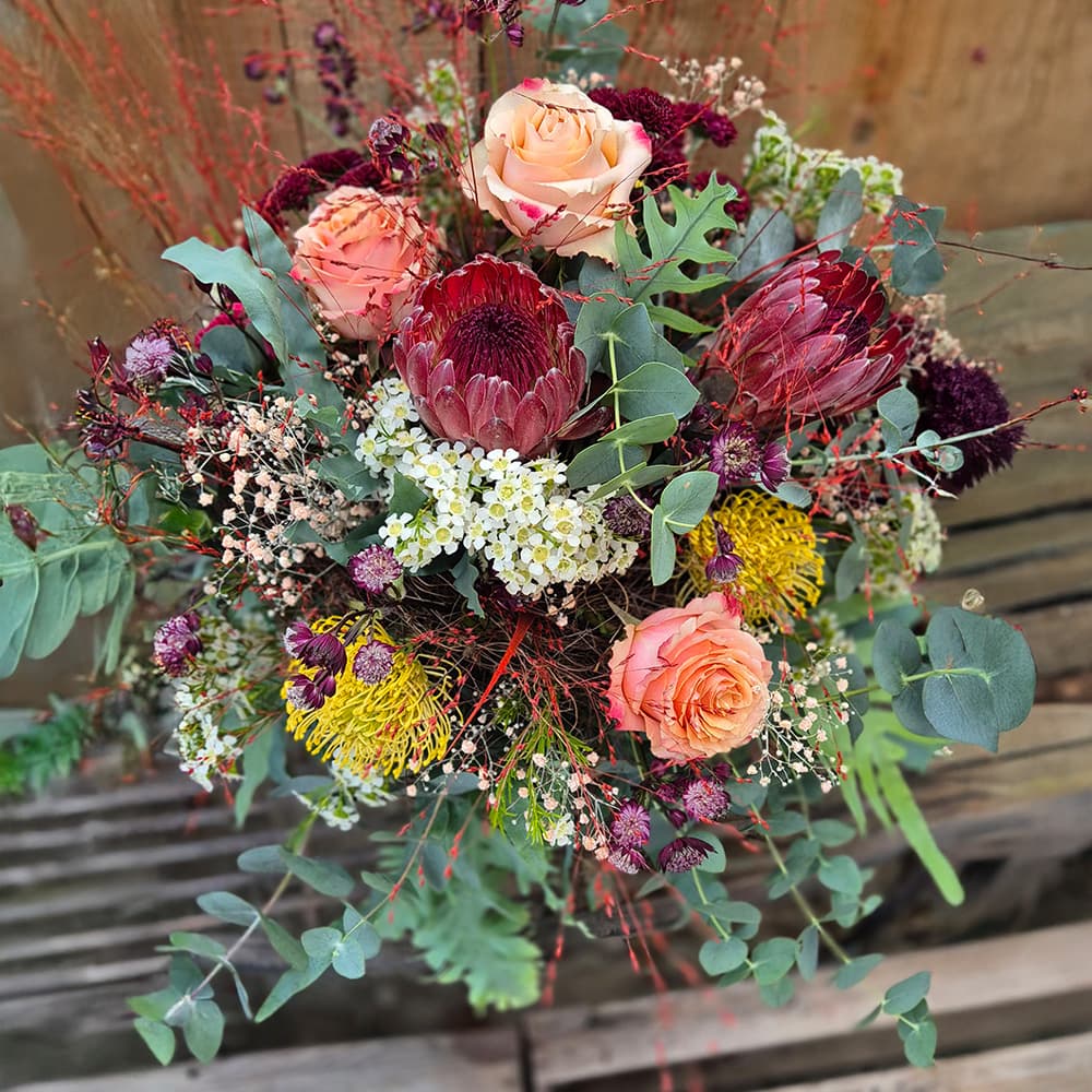 Stimmungsvolle Weihnachtsdekoration und saisonale Floristik bei Gärtnerei Prauser in Gasselsdorf entdecken.