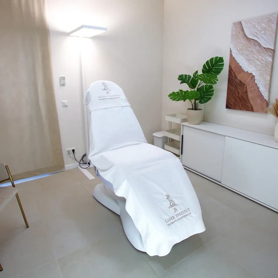 Professionelle Laser-Haarentfernung für Männer beim JS-Laserinstitut nahe Wien – langfristig haarfrei und gepflegte Haut.