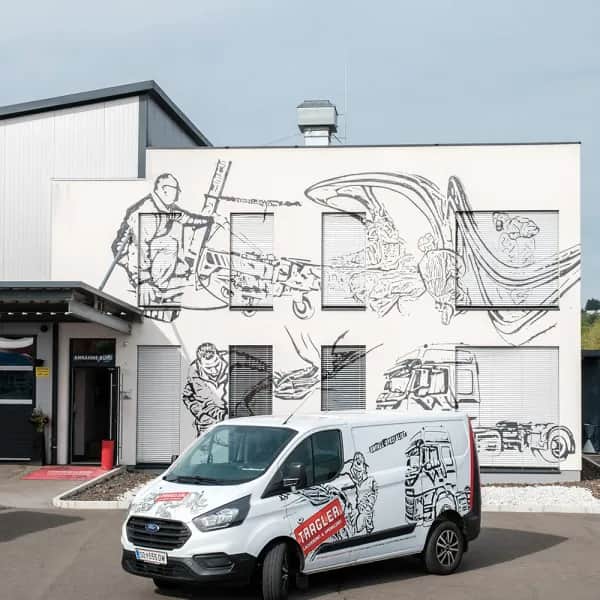 Tragler Lackiererei/Spenglerei & Sandstrahltechnik – nachhaltige, umweltfreundliche Lackierungen mit wasserbasierten Lacksystemen und ressourcenschonender Verarbeitung.