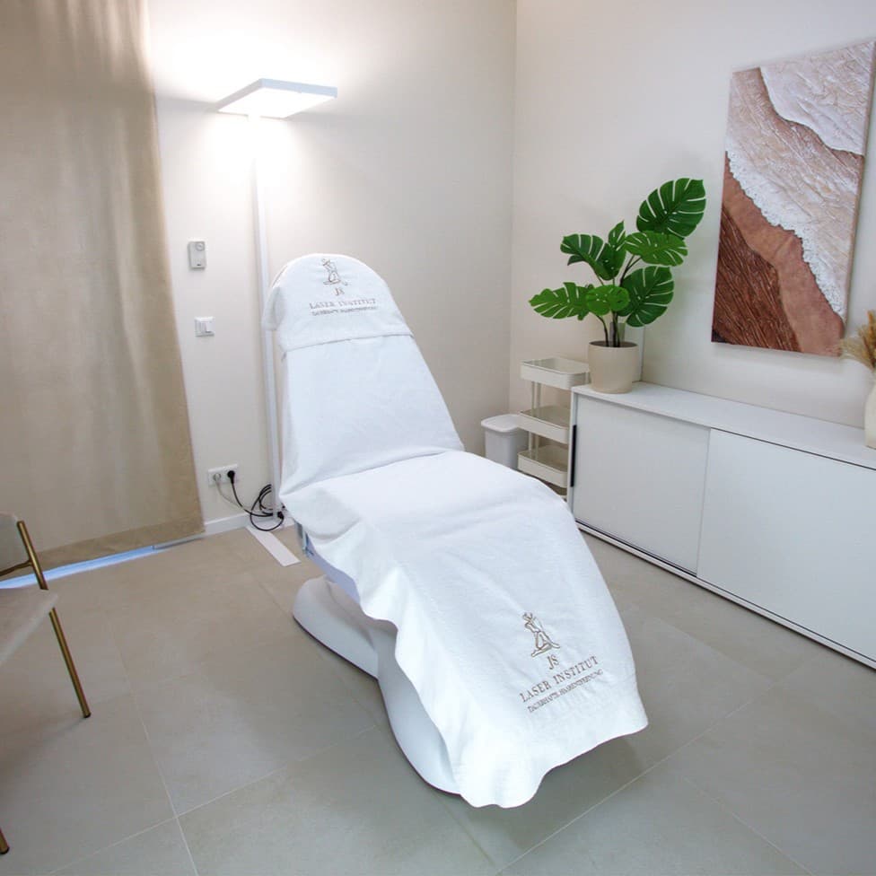 Professionelle Laser-Haarentfernung für Männer beim JS-Laserinstitut nahe Wien – langfristig haarfrei und gepflegte Haut.