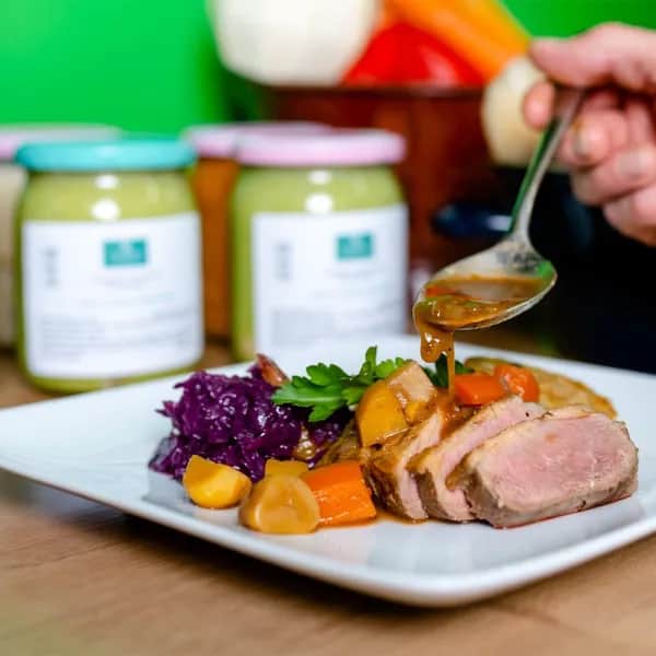 The Green liefert regionale, gesunde Gerichte aus dem Glas – innovativ, nachhaltig und von Haubenkoch Stefan Schartner.