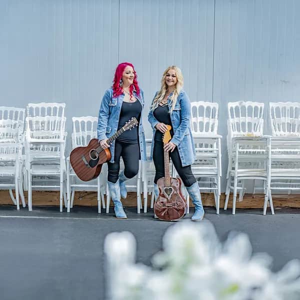 Die Road Chicks stehen für authentischen Nashville-Sound, Frauenpower und Livemusik für Events jeder Art.